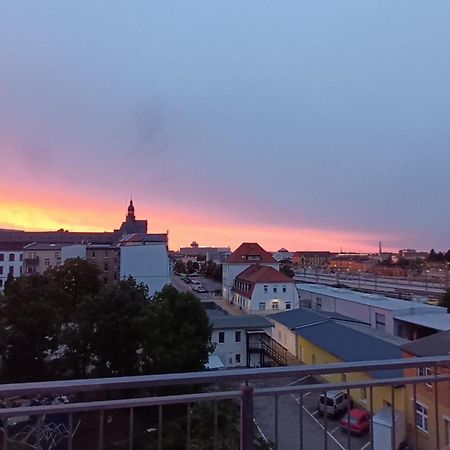 Ueber Den Daechern Von Halle Halle  ภายนอก รูปภาพ