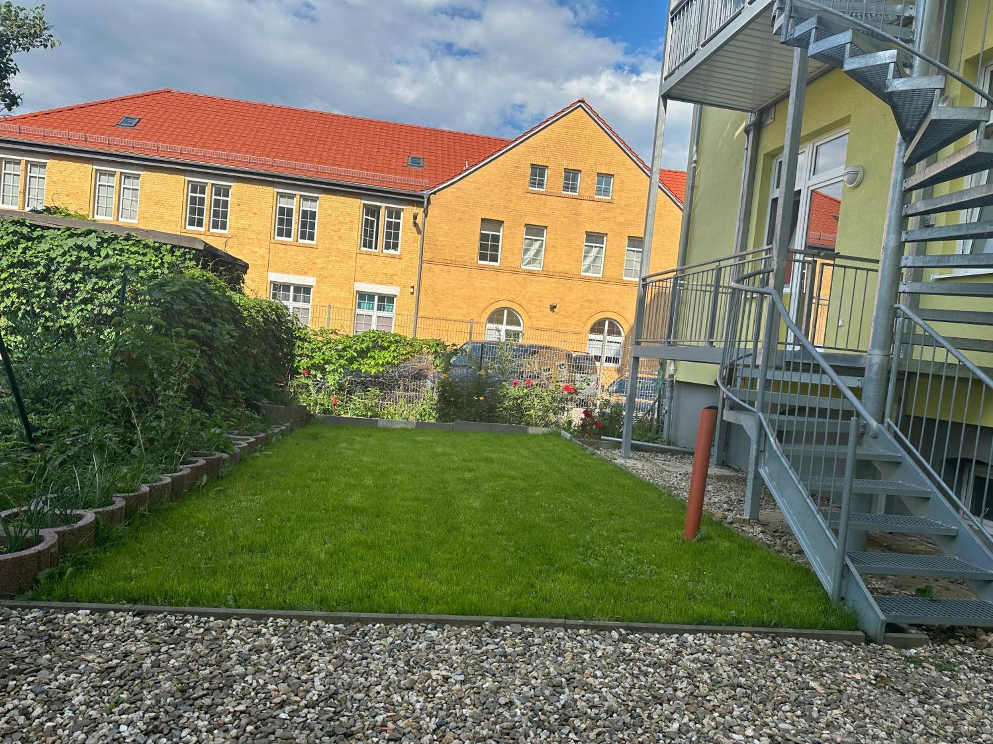 Ueber Den Daechern Von Halle Halle  ภายนอก รูปภาพ